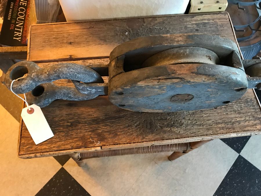 Large Vintage Wooden Pulley [Photo 2]