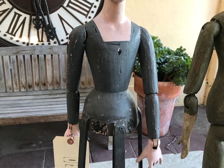 Pair Of Doll Figures On Stands [Photo 8]