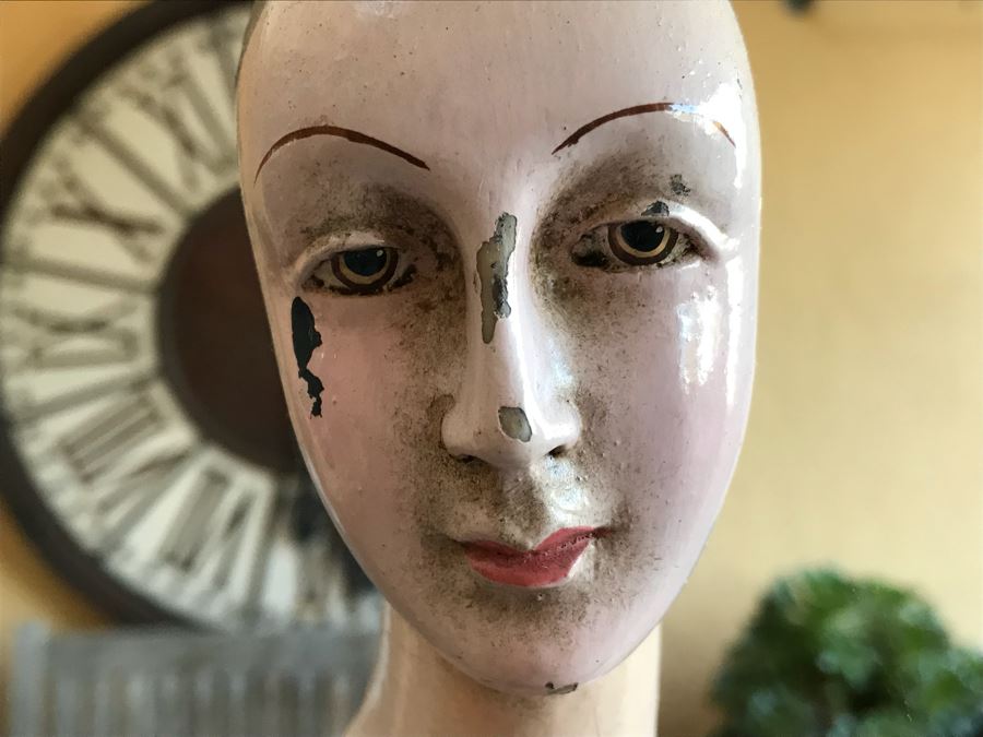 Pair Of Doll Figures On Stands [Photo 6]