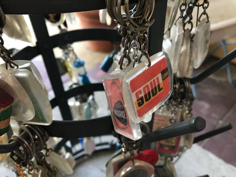 Round 6-Tier Metal Display Rack Filled With Vintage Keychains - See Photos [Photo 17]