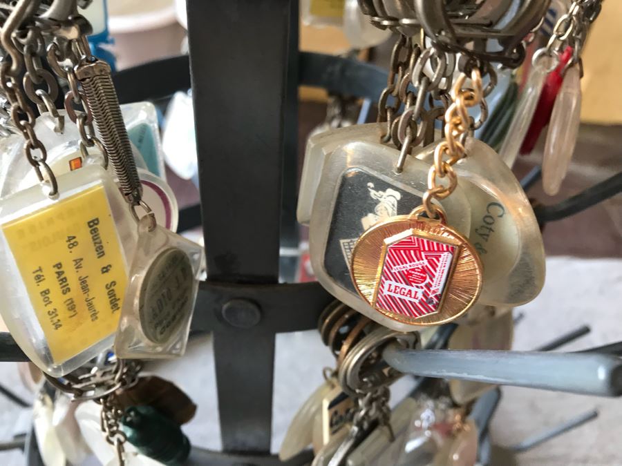 Round 6-Tier Metal Display Rack Filled With Vintage Keychains - See Photos [Photo 20]