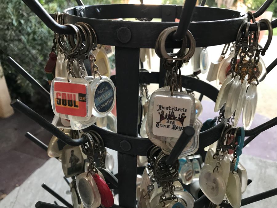 Round 6-Tier Metal Display Rack Filled With Vintage Keychains - See Photos [Photo 5]