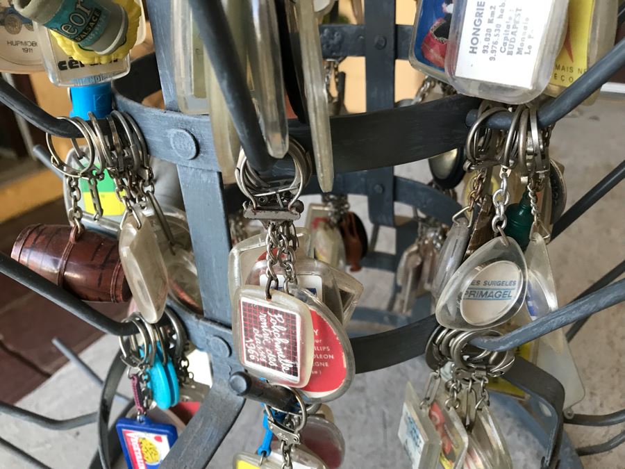 Round 6-Tier Metal Display Rack Filled With Vintage Keychains - See Photos [Photo 28]