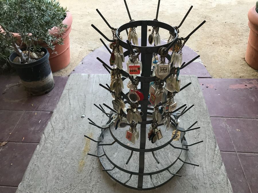 Round 6-Tier Metal Display Rack Filled With Vintage Keychains - See Photos [Photo 2]