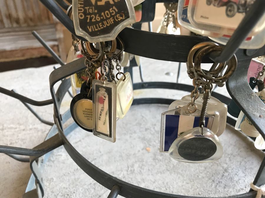 Round 6-Tier Metal Display Rack Filled With Vintage Keychains - See Photos [Photo 34]