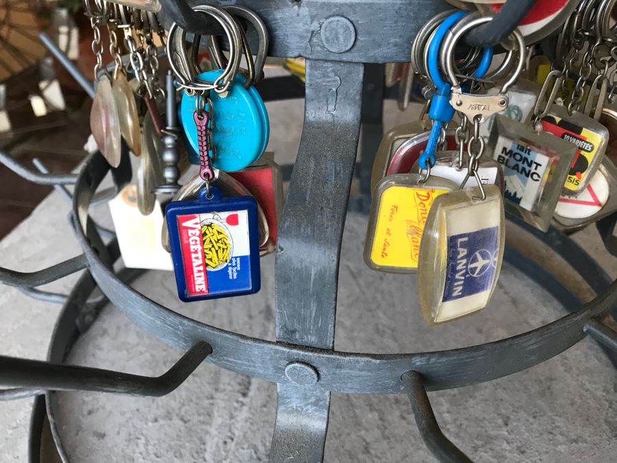 Round 6-Tier Metal Display Rack Filled With Vintage Keychains - See Photos [Photo 32]