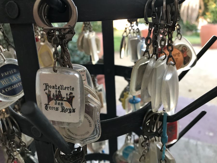 Round 6-Tier Metal Display Rack Filled With Vintage Keychains - See Photos [Photo 7]