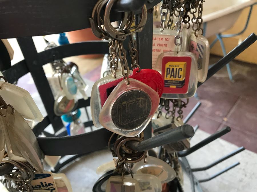 Round 6-Tier Metal Display Rack Filled With Vintage Keychains - See Photos [Photo 18]