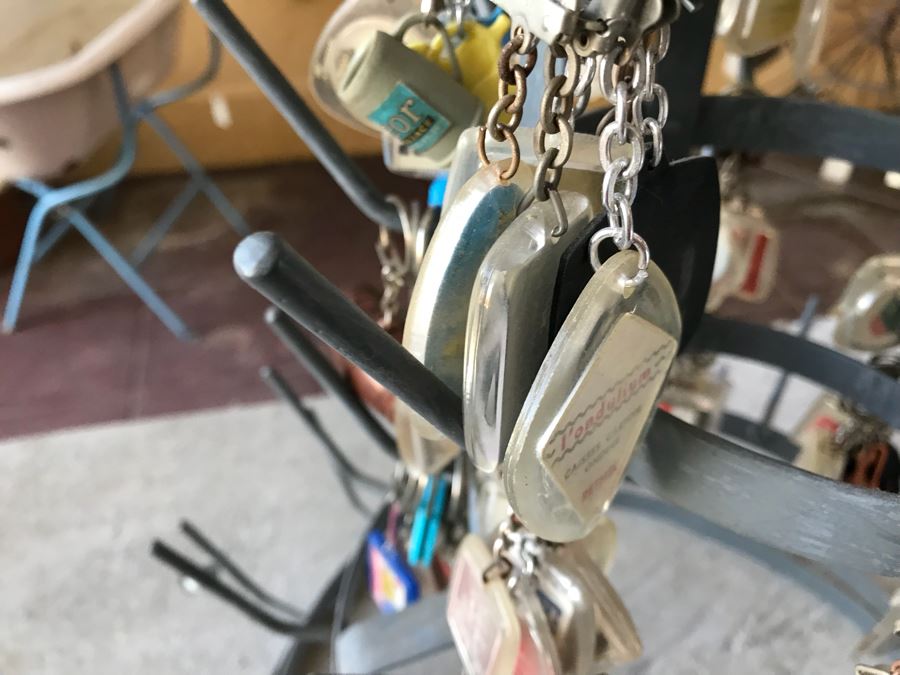 Round 6-Tier Metal Display Rack Filled With Vintage Keychains - See Photos [Photo 22]