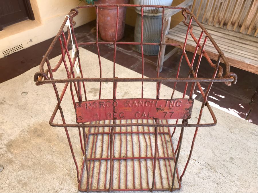Vintage Painted Metal Milk Carrier [Photo 2]