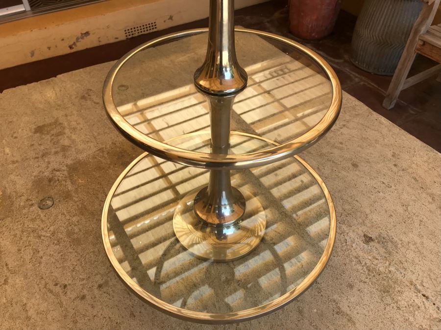 Nice 3-Tier Chrome Metal And Glass Display Stand [Photo 3]