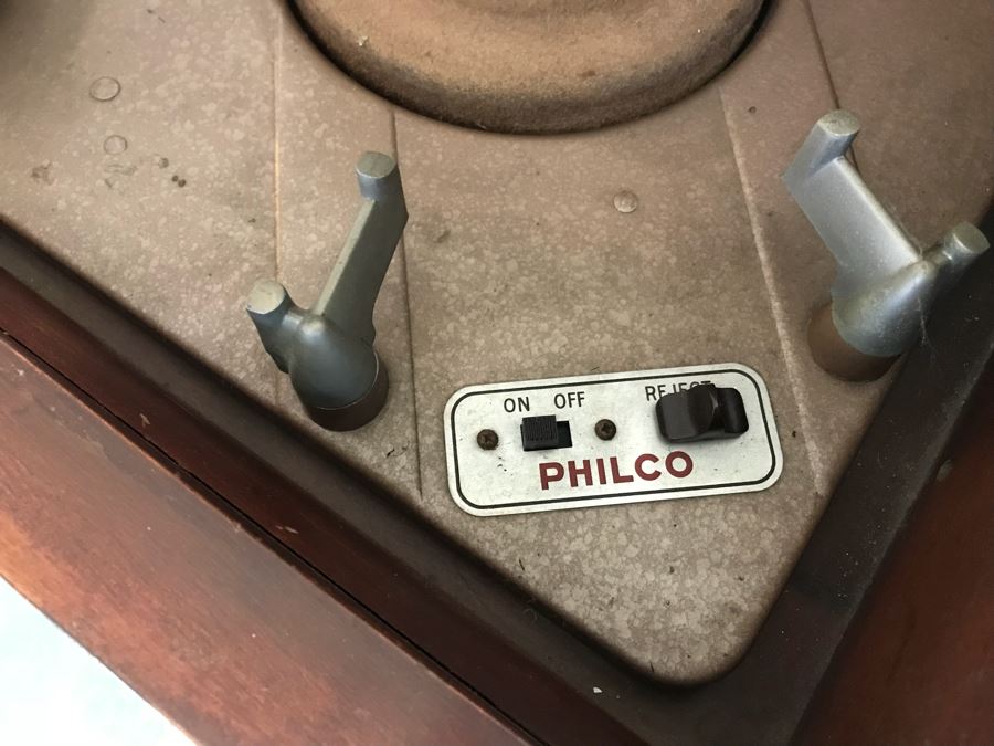 Vintage PHILCO Tube Record Player And Radio Needs Servicing [Photo 7]