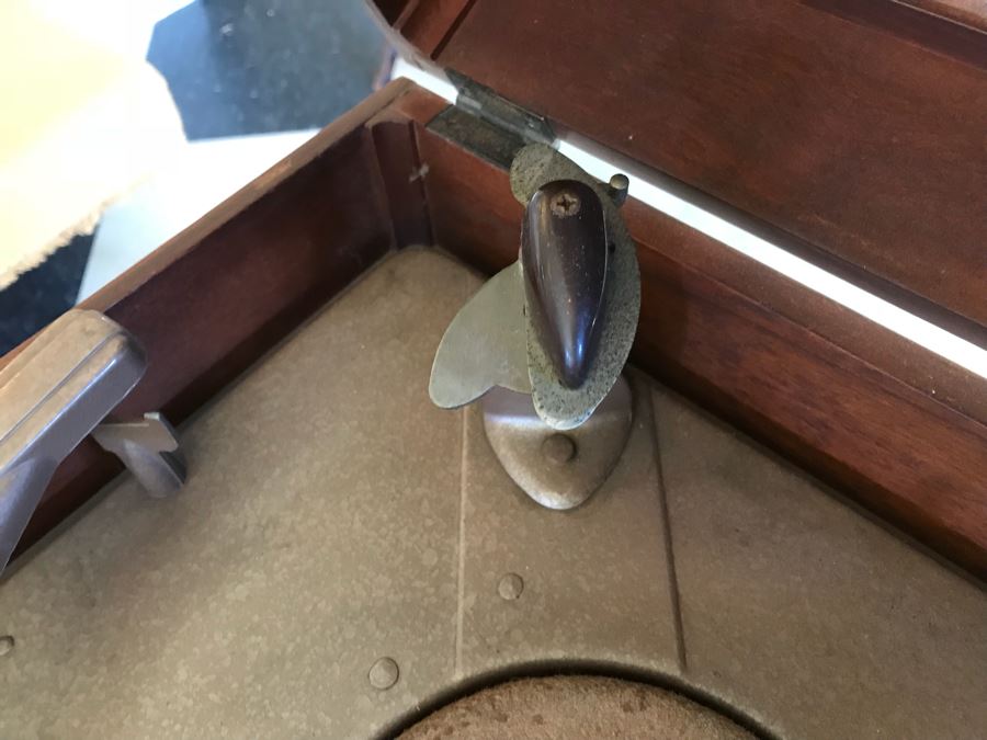 Vintage PHILCO Tube Record Player And Radio Needs Servicing [Photo 9]