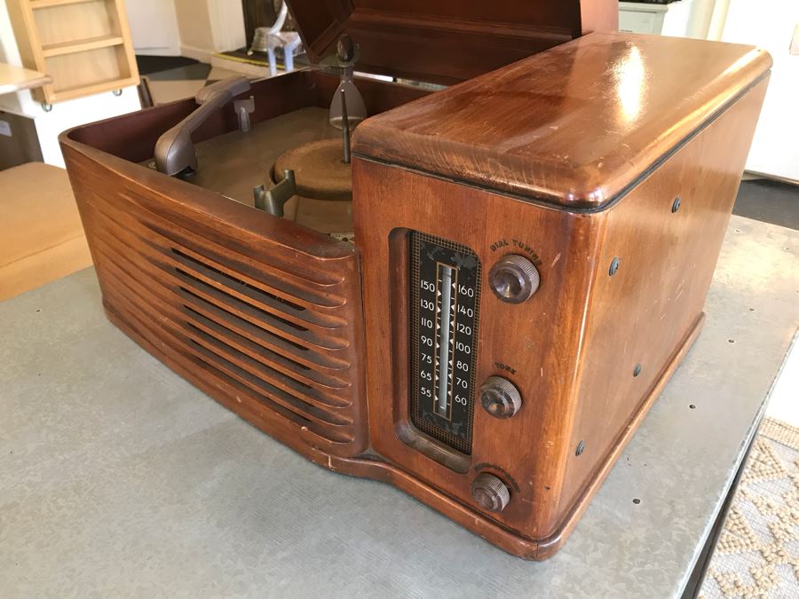 Vintage PHILCO Tube Record Player And Radio Needs Servicing [Photo 6]