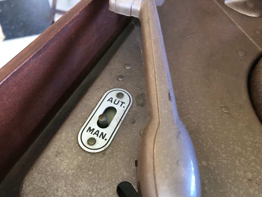 Vintage PHILCO Tube Record Player And Radio Needs Servicing [Photo 8]