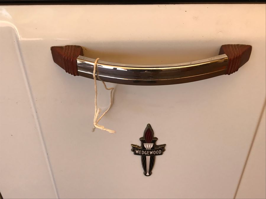 Vintage WEDGEWOOD Porcelain Stove With Light In Great Condition (Was Working - May Need Servicing) [Photo 7]