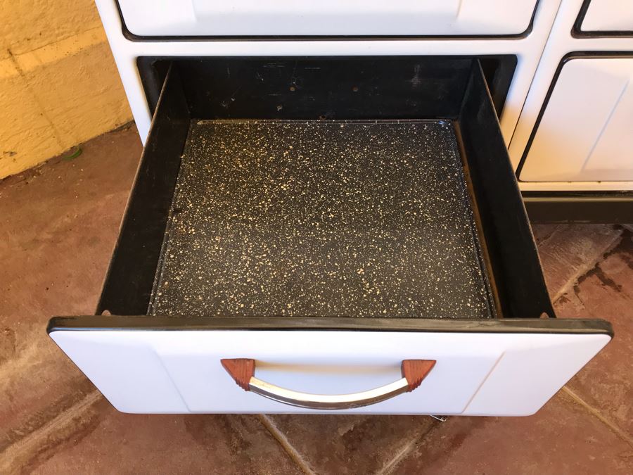 Vintage WEDGEWOOD Porcelain Stove With Light In Great Condition (Was Working - May Need Servicing) [Photo 19]