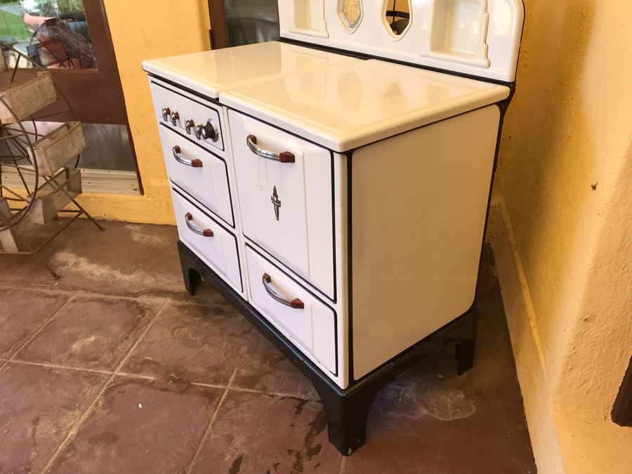 Vintage WEDGEWOOD Porcelain Stove With Light In Great Condition (Was Working - May Need Servicing) [Photo 25]