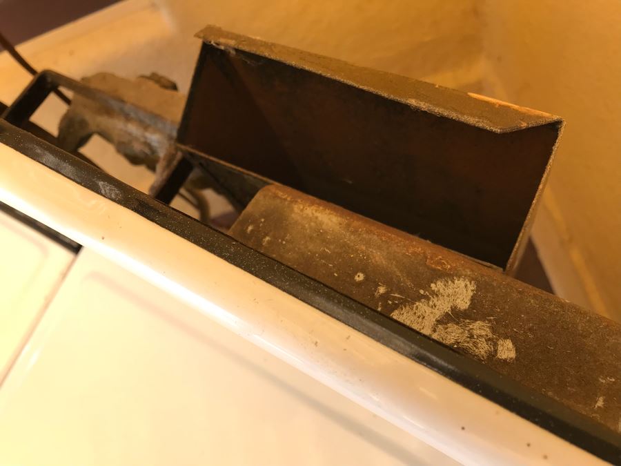 Vintage WEDGEWOOD Porcelain Stove With Light In Great Condition (Was Working - May Need Servicing) [Photo 30]