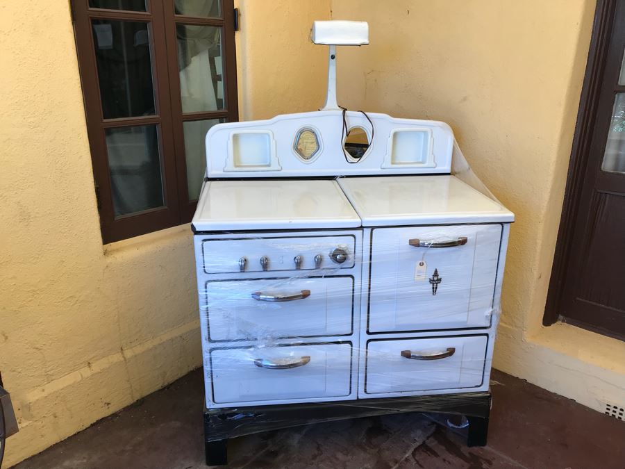 Vintage WEDGEWOOD Porcelain Stove With Light In Great Condition (Was Working - May Need Servicing) [Photo 2]