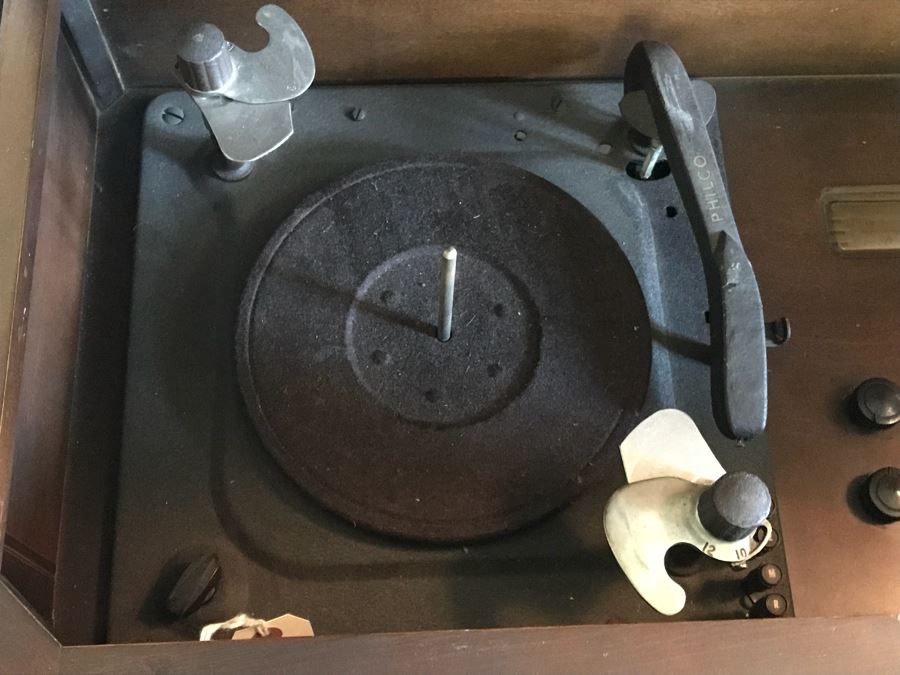 Vintage Art Deco PHILCO Upright Tube Radio With Record Player Needs Servicing 30'W X 16'D X 34'H [Photo 8]