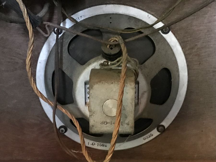 Vintage Art Deco PHILCO Upright Tube Radio With Record Player Needs Servicing 30'W X 16'D X 34'H [Photo 21]