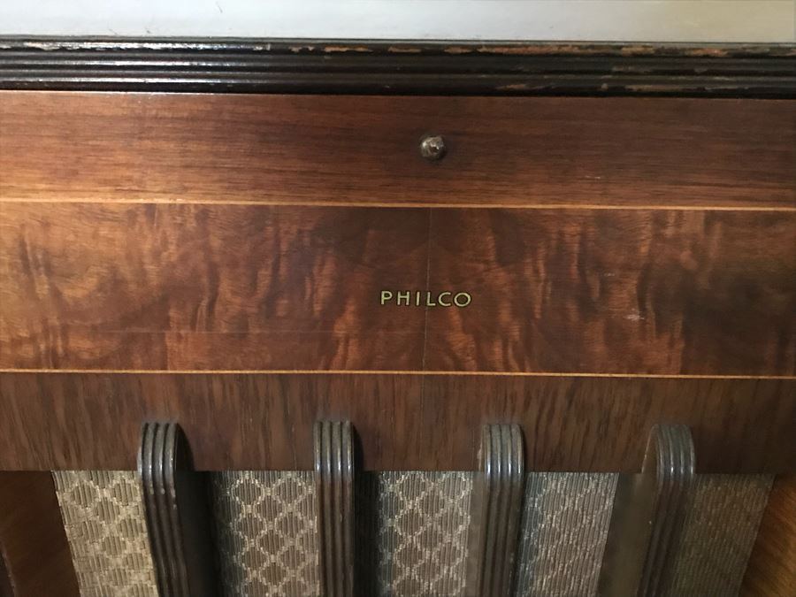Vintage Art Deco PHILCO Upright Tube Radio With Record Player Needs Servicing 30'W X 16'D X 34'H [Photo 3]