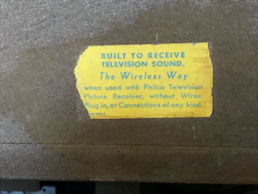 Vintage Art Deco PHILCO Upright Tube Radio With Record Player Needs Servicing 30'W X 16'D X 34'H [Photo 20]