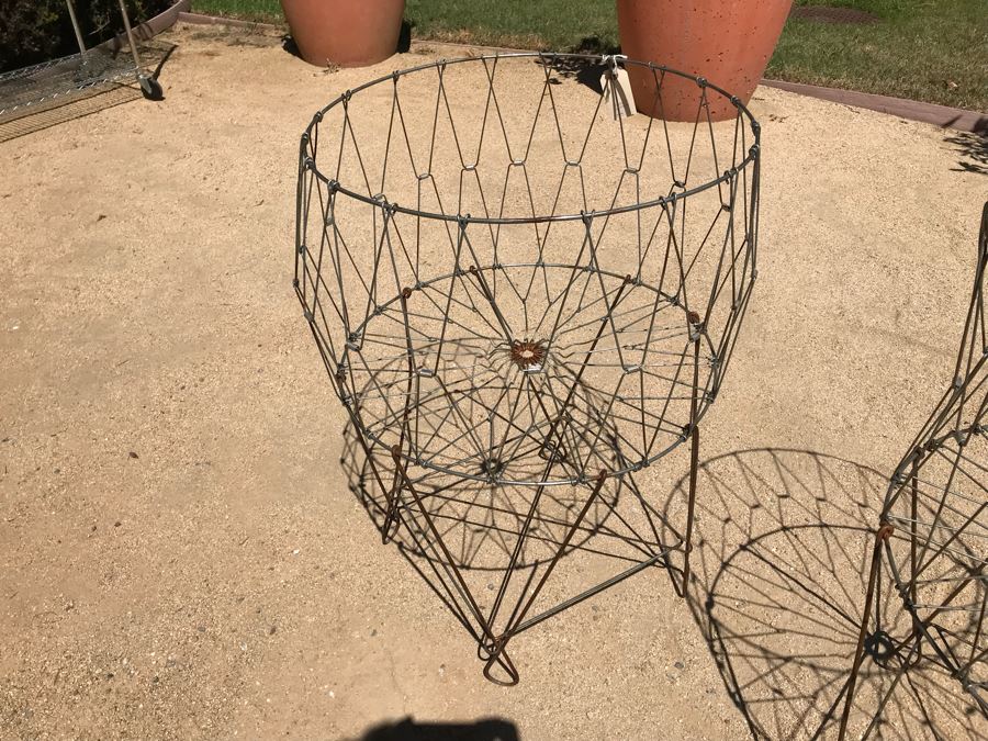 Pair Of Collapsible Wire Frame Baskets [Photo 5]