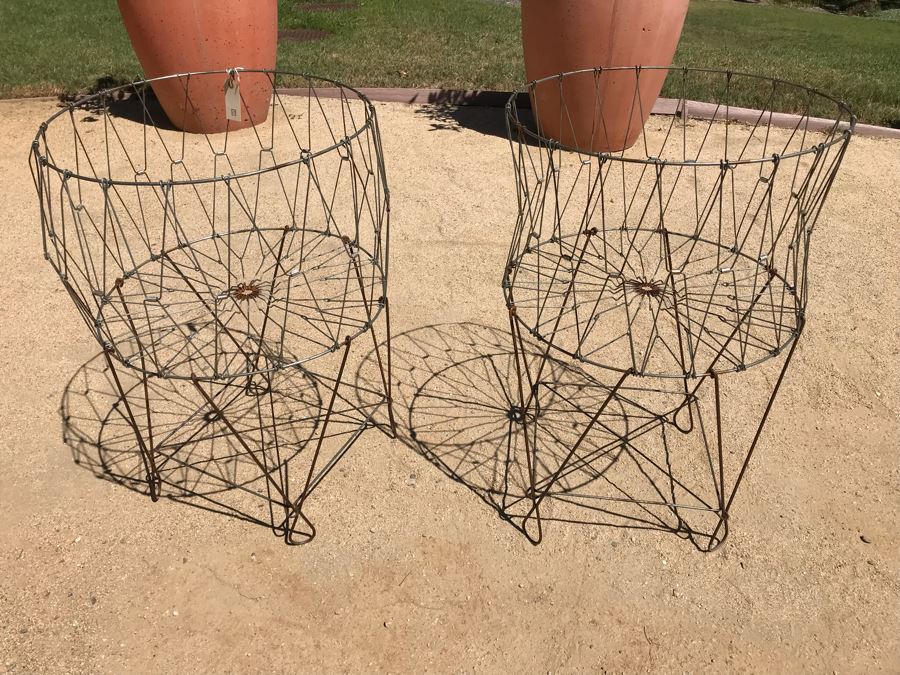 Pair Of Collapsible Wire Frame Baskets [Photo 6]