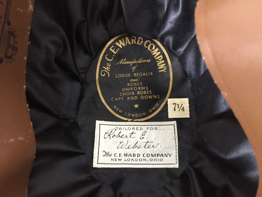 Vintage Hat From The C.E. Ward Company Size 7 1/4 And Metal Hat Display Stand [Photo 2]
