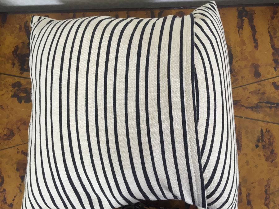 Pair Of New Chase And Wonder Cat And Dog Print Throw Pillows [Photo 7]