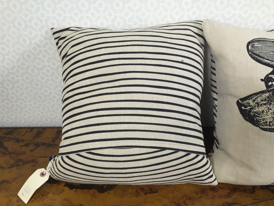 Pair Of New Chase And Wonder Cat And Dog Print Throw Pillows [Photo 4]