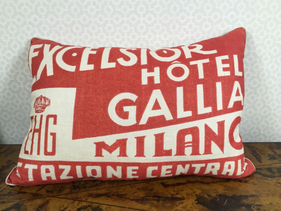 Pair Of Print Designer Throw Pillows Retails $370 [Photo 2]