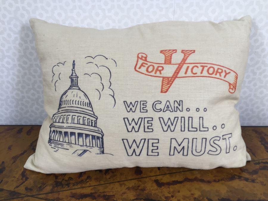 Pair Of Print Designer Throw Pillows Retails $370 [Photo 7]