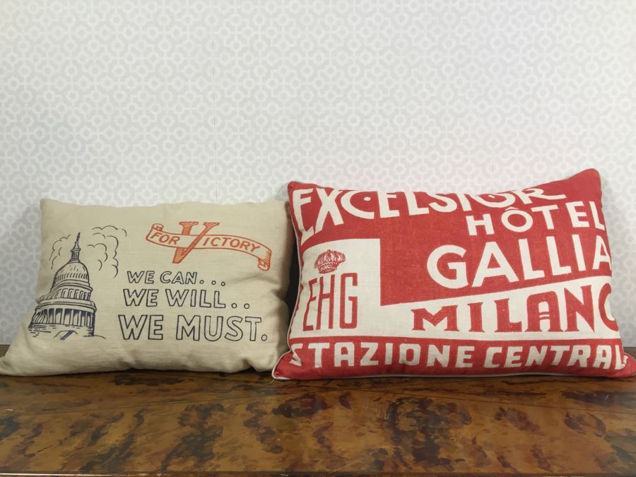 Pair Of Print Designer Throw Pillows Retails $370