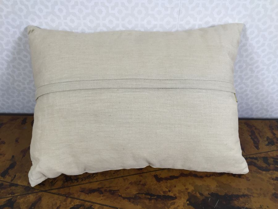 Pair Of Print Designer Throw Pillows Retails $370 [Photo 8]
