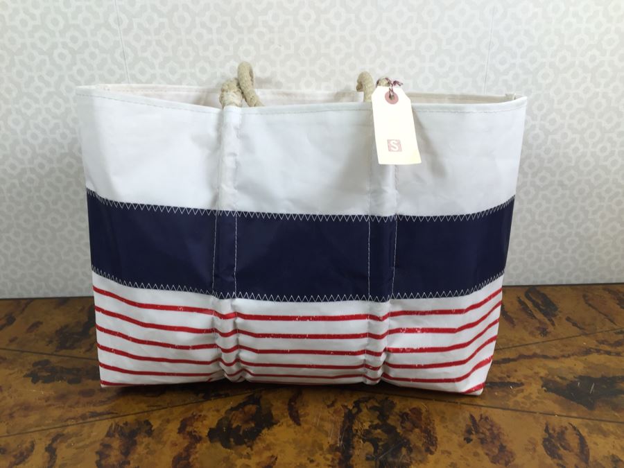 JUST ADDED - Set Of (3) NEW Tote Bags [Photo 16]