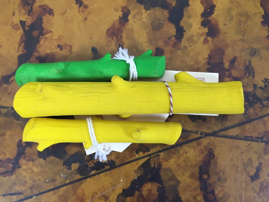 (12) New Designer Dog Collars And Chew Toys [Photo 9]