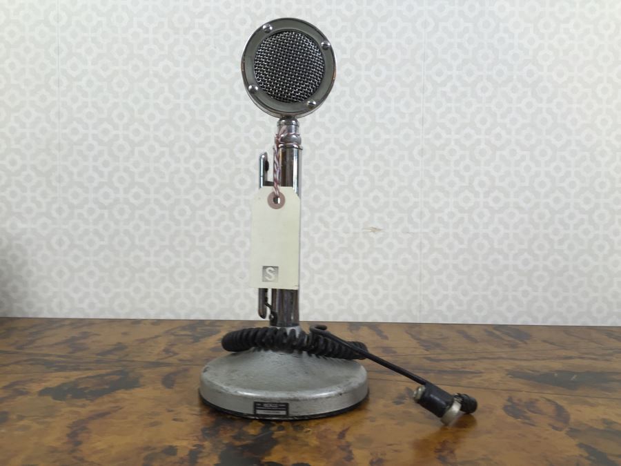 JUST ADDED - Vintage Astatic Corp Desktop Microphone Mod. No. D-104 [Photo 1]