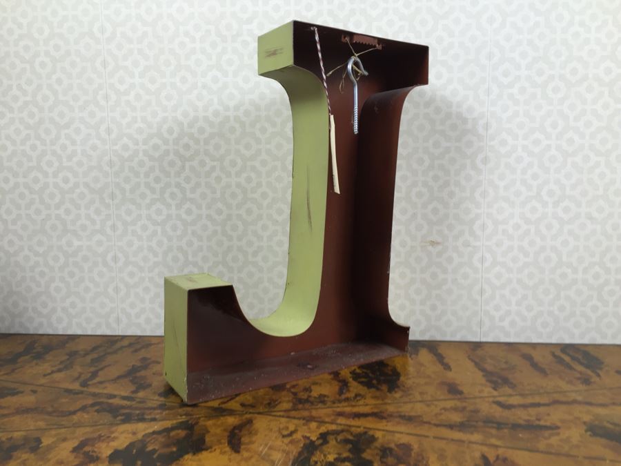 JUST ADDED - Metal 'L' Relief Letter And Metal Dog Cutout Chalkboard [Photo 5]