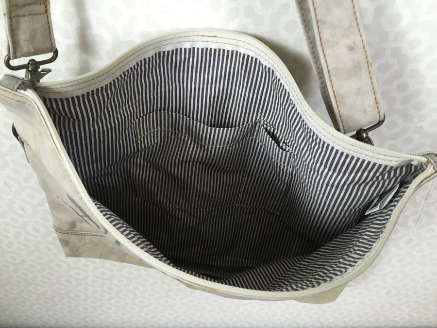 JUST ADDED - Pair Of Tote Bags [Photo 5]