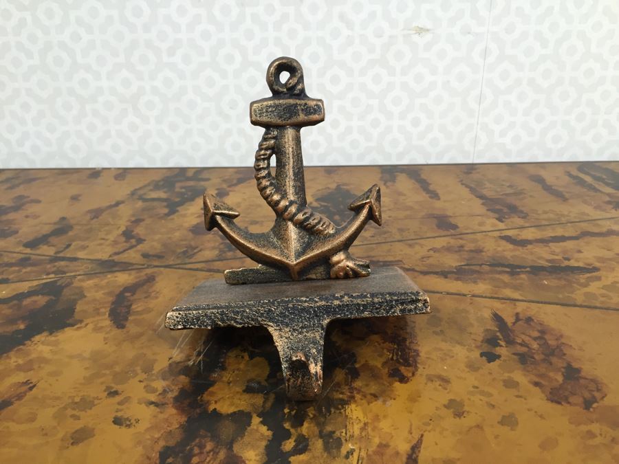 Various Wall Hooks, Ornaments, Glass Bowl And Brass Heart Boxes - See Photos [Photo 9]