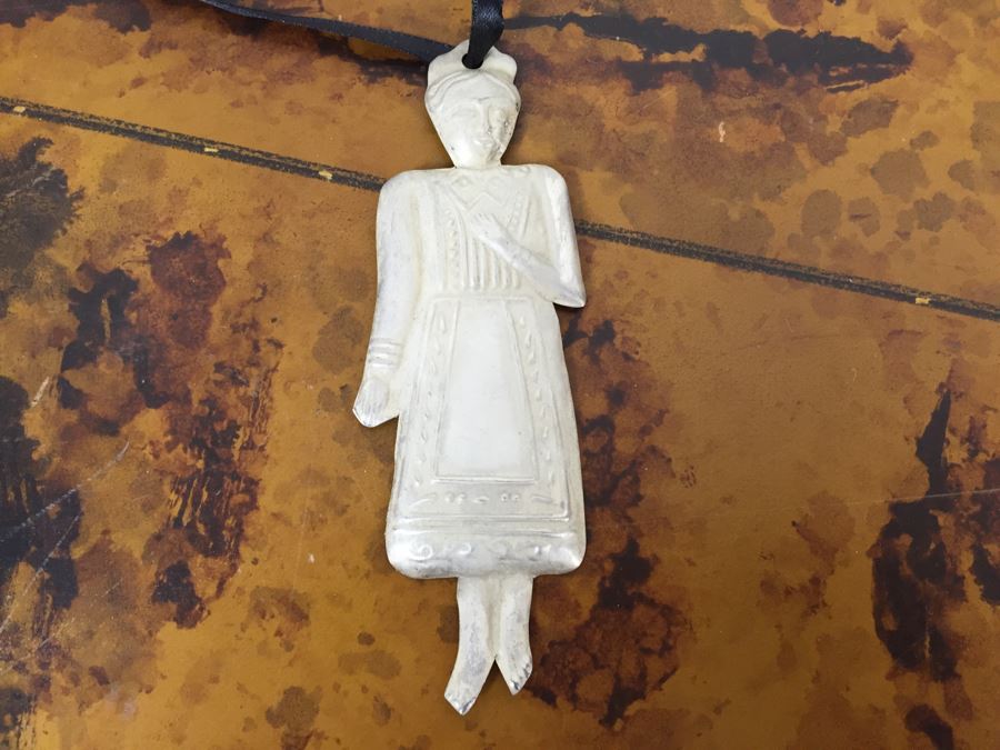 Various Wall Hooks, Ornaments, Glass Bowl And Brass Heart Boxes - See Photos [Photo 7]