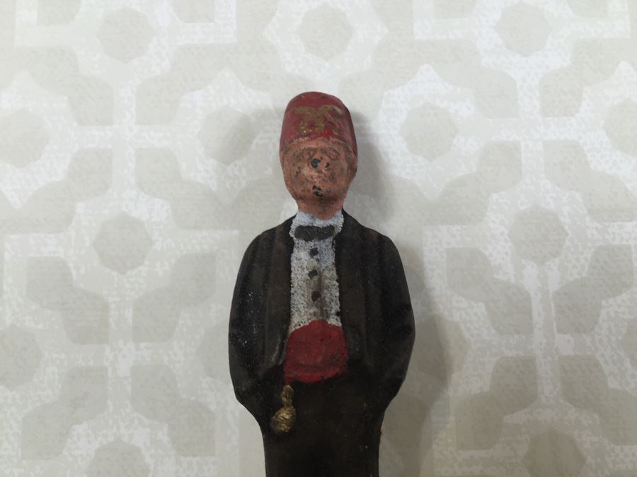 Various Wall Hooks, Ornaments, Glass Bowl And Brass Heart Boxes - See Photos [Photo 16]