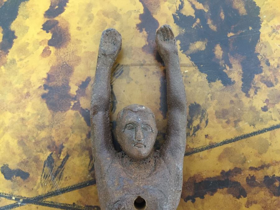 Various Wall Hooks, Ornaments, Glass Bowl And Brass Heart Boxes - See Photos [Photo 13]