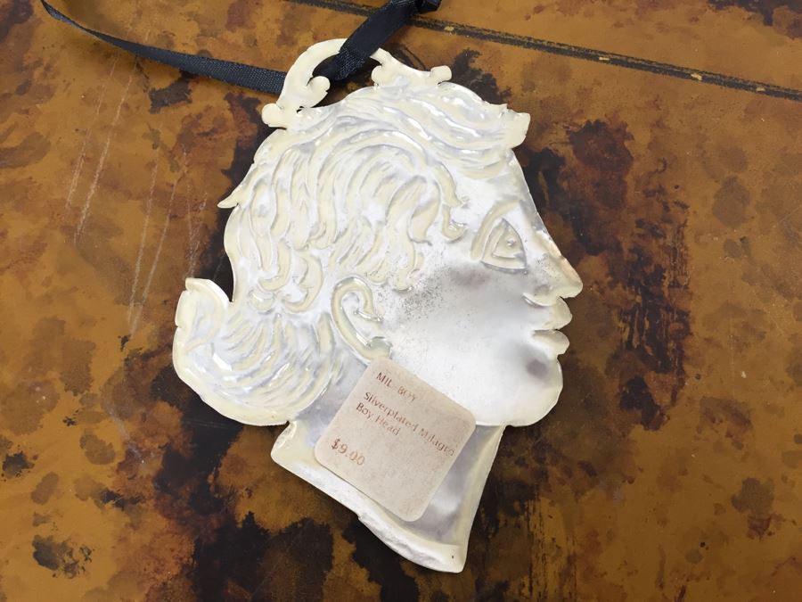 Various Wall Hooks, Ornaments, Glass Bowl And Brass Heart Boxes - See Photos [Photo 4]