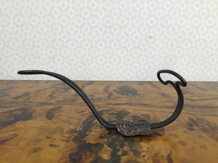 Various Wall Hooks, Ornaments, Glass Bowl And Brass Heart Boxes - See Photos [Photo 19]