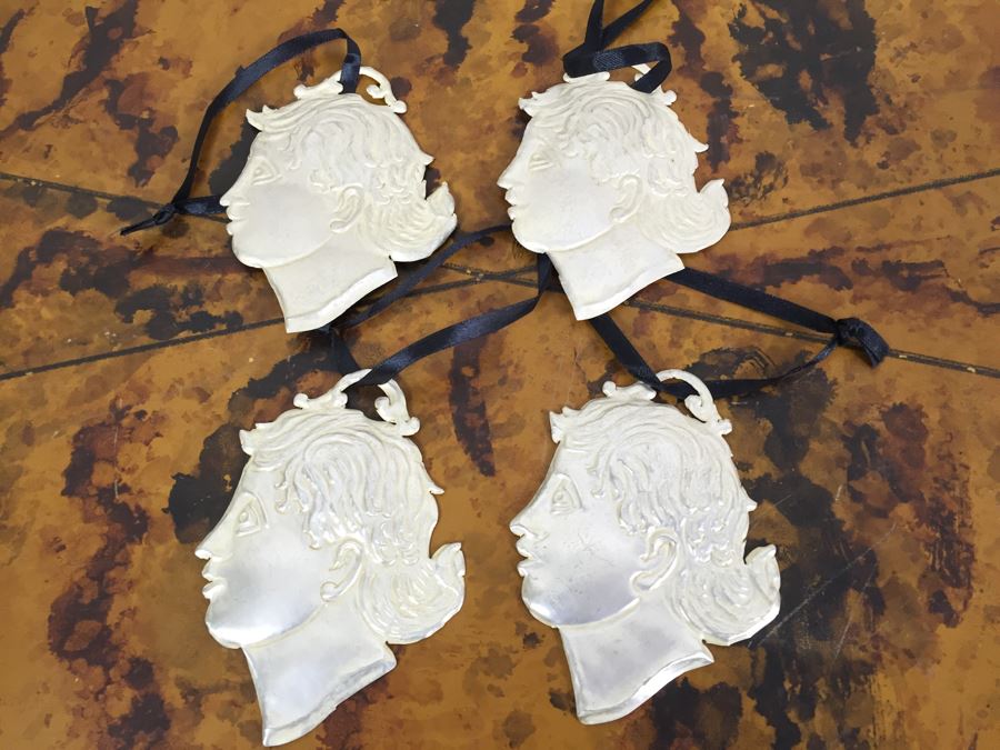 Various Wall Hooks, Ornaments, Glass Bowl And Brass Heart Boxes - See Photos [Photo 2]