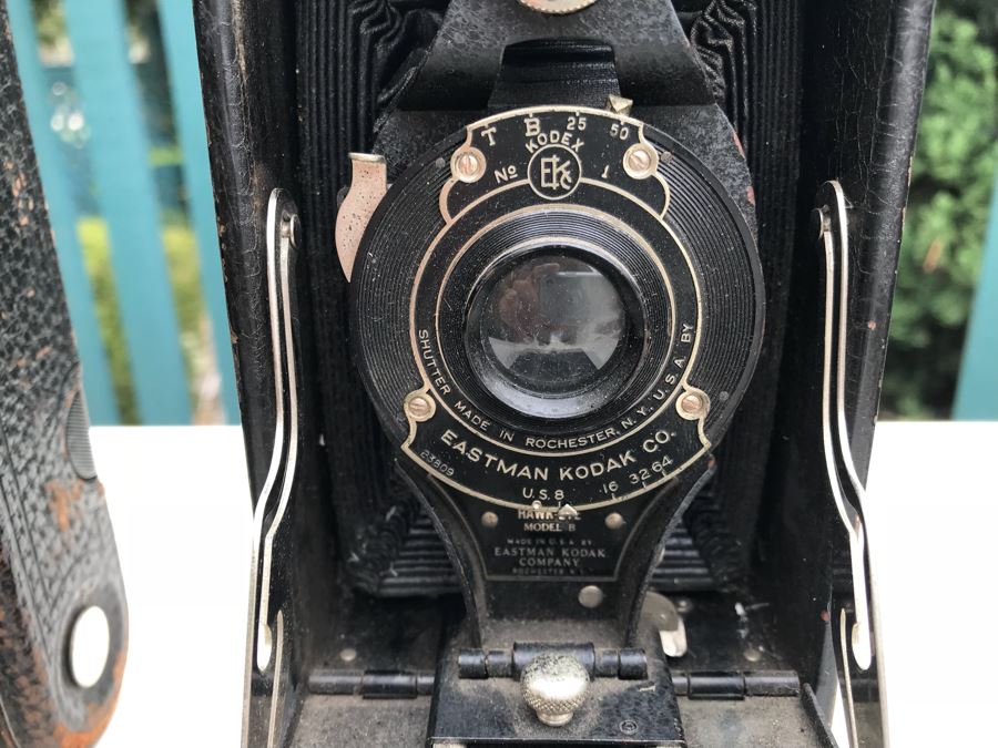 JUST ADDED - Pair Of Vintage Eastman Kodak Bellows Cameras - Hawk-Eye Model B And No.1A Autographic Kodak Jr. [Photo 5]